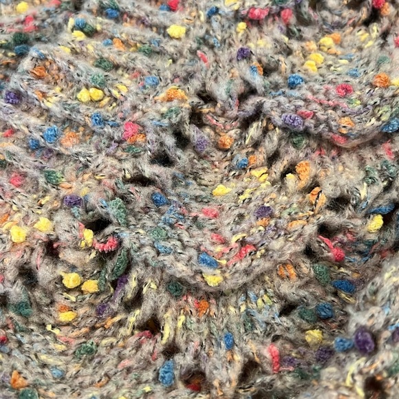 Hem & Thread Unique Sweater, size L - Picture 5 of 5